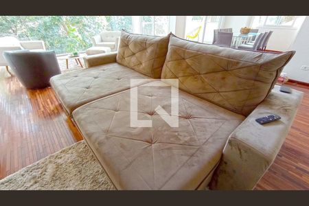 Sala de casa para alugar com 4 quartos, 450m² em Chácara Vale do Rio Cotia, Carapicuíba