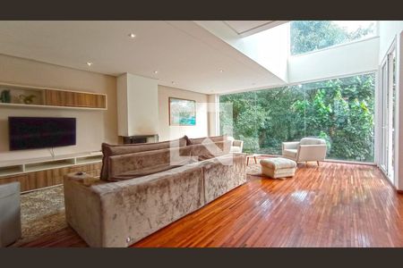 Sala de casa para alugar com 4 quartos, 450m² em Chácara Vale do Rio Cotia, Carapicuíba