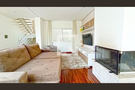 Sala de casa para alugar com 4 quartos, 450m² em Chácara Vale do Rio Cotia, Carapicuíba