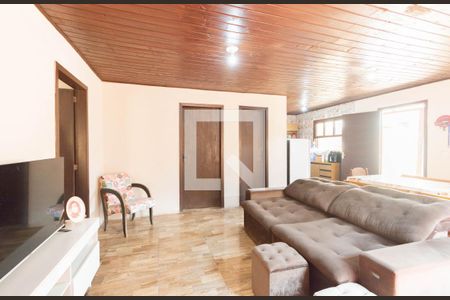 Casa à venda com 2 quartos, 232m² em Rio Branco, Canoas