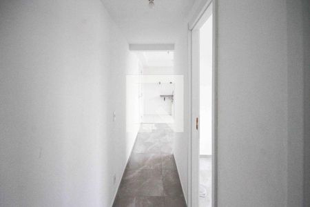 Corredor de apartamento para alugar com 2 quartos, 41m² em Jardim Helian, São Paulo