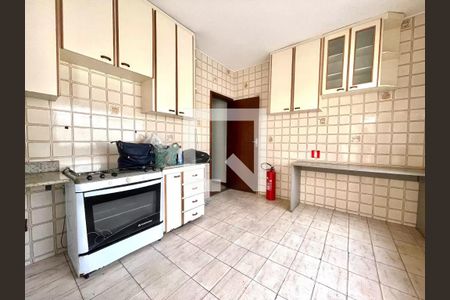 Casa para alugar com 4 quartos, 224m² em Ouro Preto, Belo Horizonte