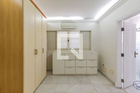 Suíte 1 de casa de condomínio para alugar com 4 quartos, 247m² em Vila Albano, São Paulo