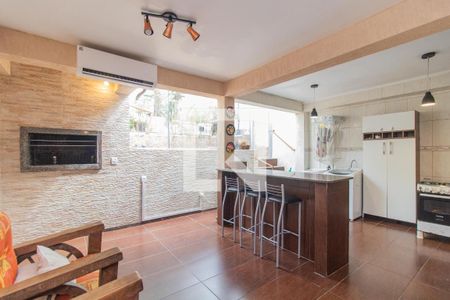 Sala de casa de condomínio para alugar com 3 quartos, 220m² em Santo Antônio, Porto Alegre