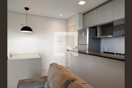 Sala com cozinha americana de apartamento para alugar com 1 quarto, 40m² em Vila Regente Feijó, São Paulo