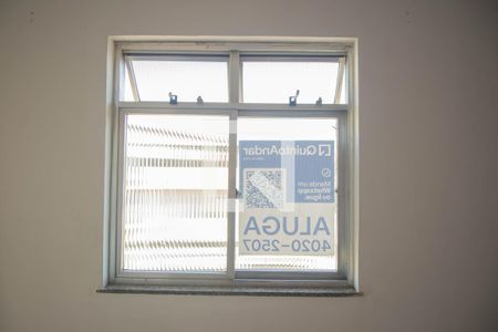 Sala de apartamento para alugar com 2 quartos, 45m² em Raul Veiga, São Gonçalo