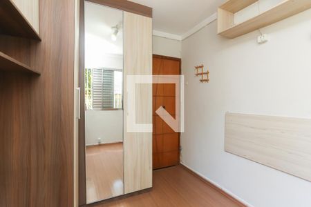 Quarto 1 de apartamento para alugar com 2 quartos, 46m² em Conjunto Residencial José Bonifácio, São Paulo