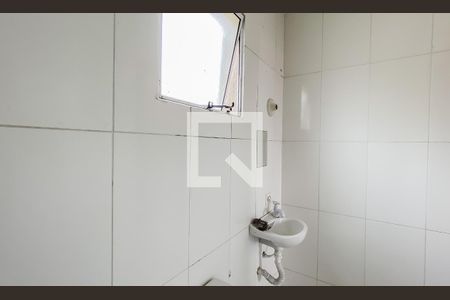 Banheiro da Suíte 1 de casa de condomínio para alugar com 2 quartos, 75m² em Cidade Patriarca, São Paulo