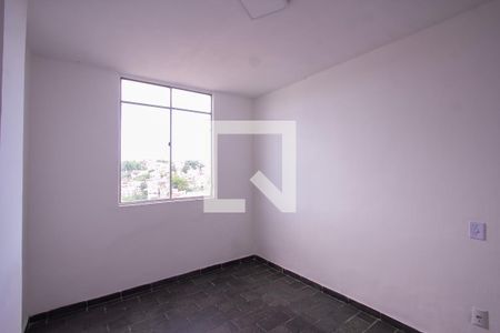 Quarto 2 de apartamento para alugar com 2 quartos, 80m² em Mutondo, São Gonçalo