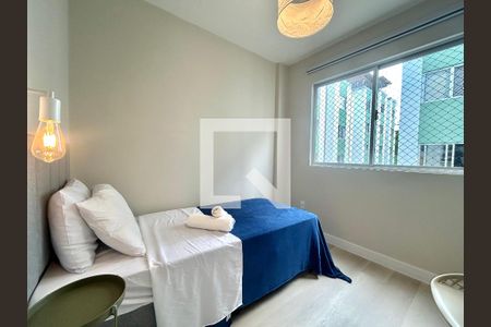 Quarto 1 de apartamento para alugar com 2 quartos, 52m² em Itacorubi, Florianópolis