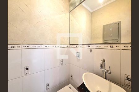 Lavabo de casa de condomínio para alugar com 3 quartos, 160m² em Itaim Bibi, São Paulo