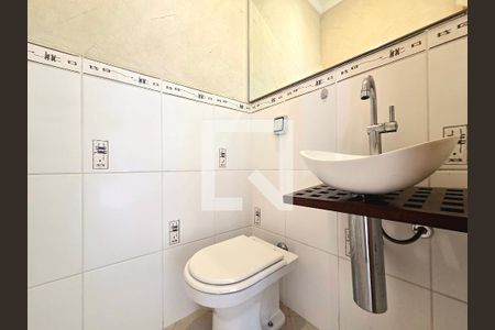 Lavabo de casa de condomínio para alugar com 3 quartos, 160m² em Itaim Bibi, São Paulo