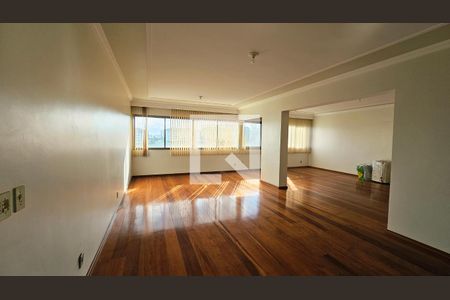Apartamento para alugar com 5 quartos, 213m² em Vila Rio Branco, Jundiaí