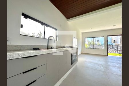 Sala e cozinha de casa para alugar com 3 quartos, 126m² em Alto Ribeirão Leste, Florianópolis