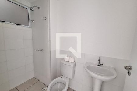 Banheiro de apartamento para alugar com 2 quartos, 46m² em Vila Ouro Preto, Duque de Caxias