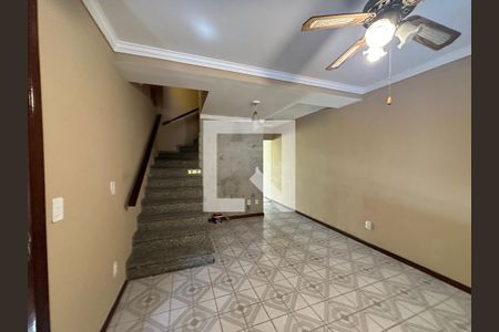 Sala de casa para alugar com 2 quartos, 155m² em Nova Aldeinha, Barueri