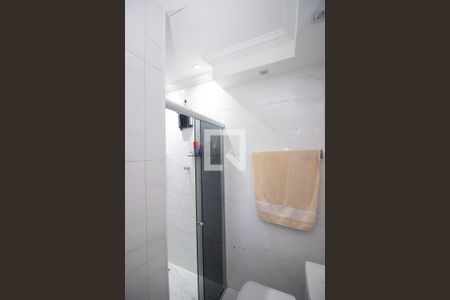 Banheiro da Suíte de casa para alugar com 2 quartos, 75m² em Chacaras Reunidas Santa Terezinha, Contagem