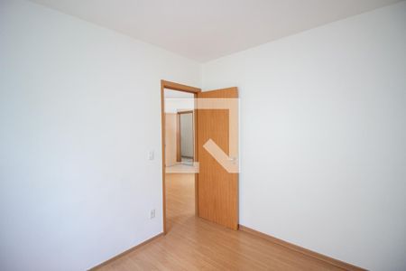 Quarto 2 de apartamento para alugar com 2 quartos, 48m² em Cabral, Contagem