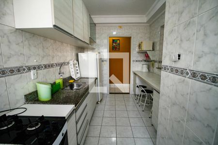 Cozinha de apartamento para alugar com 2 quartos, 80m² em Vila Tupi, Praia Grande