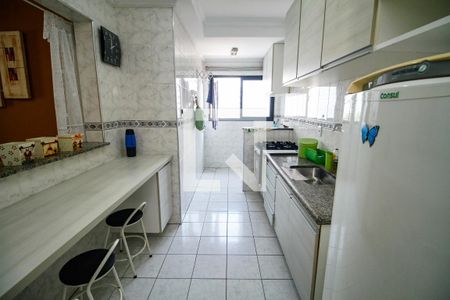 Cozinha de apartamento para alugar com 2 quartos, 80m² em Vila Tupi, Praia Grande