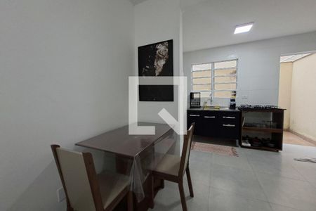Sala de casa de condomínio para alugar com 2 quartos, 60m² em Vila Balnearia, Praia Grande