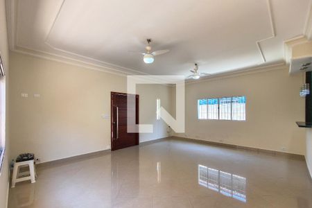 Sala de casa para alugar com 3 quartos, 250m² em Vilamar, Praia Grande