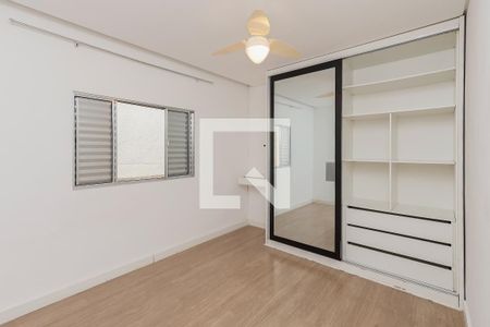 Quarto 2 de casa para alugar com 2 quartos, 60m² em Parque Vitoria, São Paulo