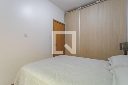 Quarto 2 de apartamento para alugar com 2 quartos, 95m² em Floresta, Porto Alegre