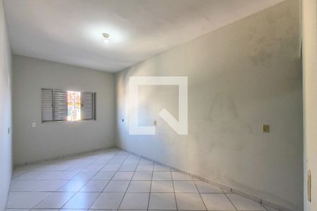 Suite de casa para alugar com 5 quartos, 195m² em Nova Mirim, Praia Grande