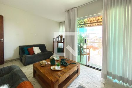 Sala de casa para alugar com 4 quartos, 300m² em Ouro Preto, Belo Horizonte