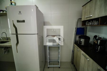 Cozinha de apartamento para alugar com 1 quarto, 54m² em Real, Praia Grande