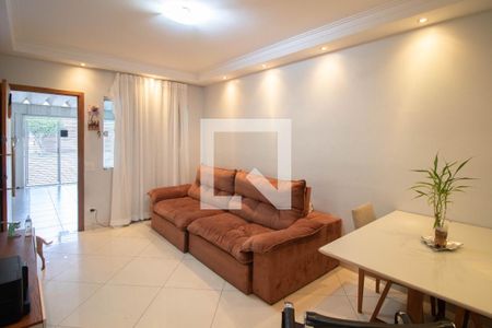 SALA de casa para alugar com 2 quartos, 85m² em Vila Romero, São Paulo