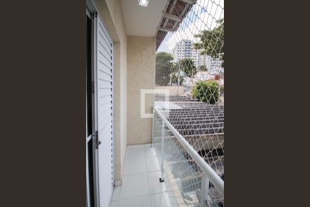 VARANDA DO QUARTO 1 de casa para alugar com 2 quartos, 85m² em Vila Romero, São Paulo