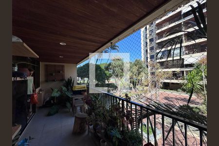Varanda de apartamento para alugar com 4 quartos, 140m² em Barra da Tijuca, Rio de Janeiro