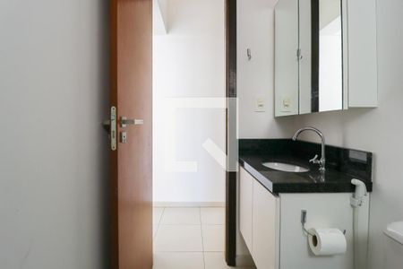 Banheiro Social de apartamento para alugar com 2 quartos, 63m² em Rebouças, Curitiba