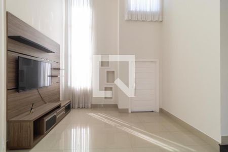 Salas de casa de condomínio para alugar com 3 quartos, 255m² em Swiss Park, Campinas