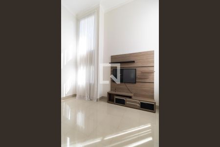 Salas de casa de condomínio para alugar com 3 quartos, 255m² em Swiss Park, Campinas