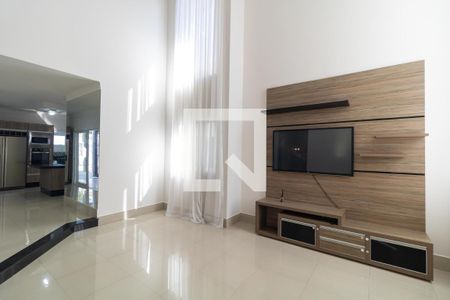 Salas de casa de condomínio para alugar com 3 quartos, 255m² em Swiss Park, Campinas