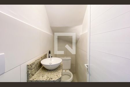 Lavabo de casa para alugar com 3 quartos, 134m² em Vila Uniao (zona Leste), São Paulo