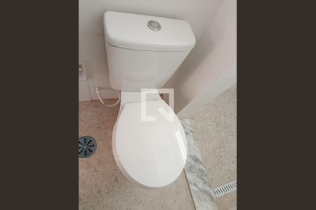 Banheiro de kitnet/studio para alugar com 1 quarto, 45m² em Perdizes, São Paulo