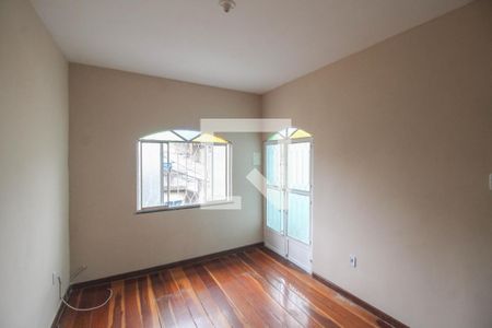 Sala de casa para alugar com 2 quartos, 55m² em Areia Branca, Belford Roxo