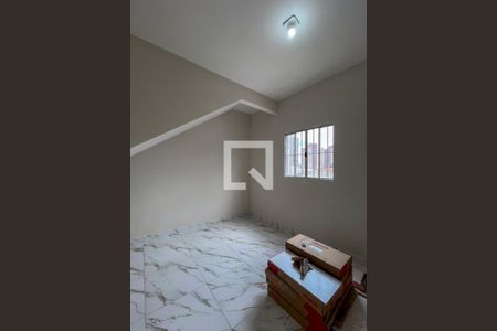 Quarto 1 de casa de condomínio para alugar com 2 quartos, 60m² em Vila Conde do Pinhal, São Paulo