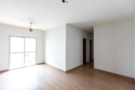 Sala de apartamento à venda com 3 quartos, 82m² em Taquaral, Campinas