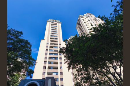 Apartamento para alugar com 67m², 3 quartos e 1 vaga Apartamento para alugar com 67m², 3 quartos e 1 vagaFachada
