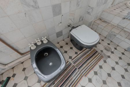 Apartamento para alugar com 54m², 1 quarto e sem vaga Apartamento para alugar com 54m², 1 quarto e sem vagaBanheiro da Suíte 1