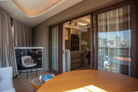 Studio para alugar com 50m², 1 quarto e 2 vagas Studio para alugar com 50m², 1 quarto e 2 vagasVaranda