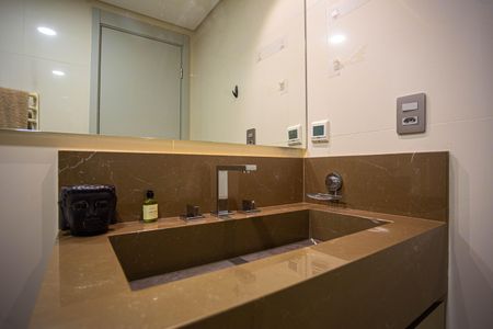 Studio para alugar com 50m², 1 quarto e 2 vagas Studio para alugar com 50m², 1 quarto e 2 vagasBanheiro Social