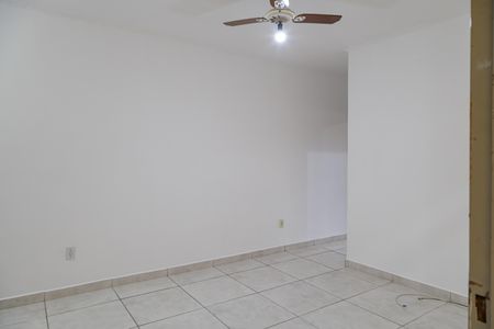 Sala de casa para alugar com 2 quartos, 110m² em Itaquera, São Paulo