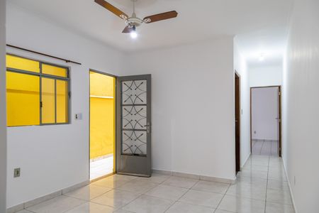 Sala de casa para alugar com 2 quartos, 110m² em Itaquera, São Paulo