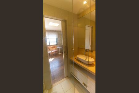 Apartamento à venda com 100m², 1 quarto e 2 vagas Apartamento à venda com 100m², 1 quarto e 2 vagasBanheiro Social